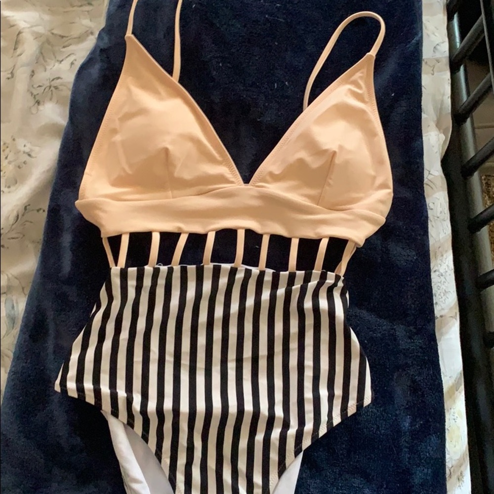 New without tags Cupshe monokoni